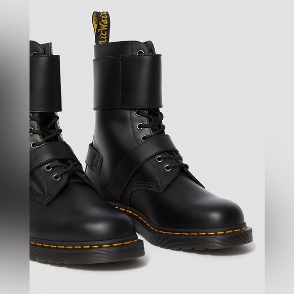 Dr. Martens NEW 1490 Joska Smooth Harness Black Lace Up 10 Eyelet Combat Boot - Picture 3 of 10